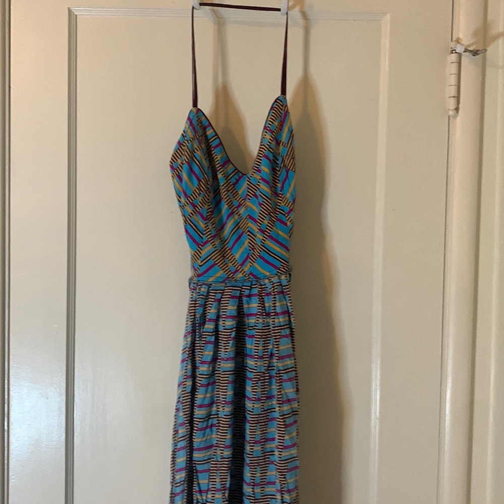 Maxi dress, chevron print, open back crossed tie